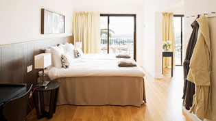 R.O.O.M.® Suites 